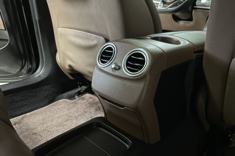 Used Mercedes-Benz E-Class 2020 E 300 L Sporty and Stylish Model