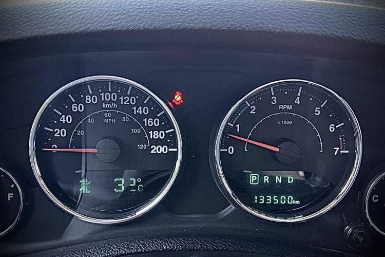 Used Jeep Wrangler 2017 3.0L Sahara Four-Door Comfort Edition Odometer Close Up