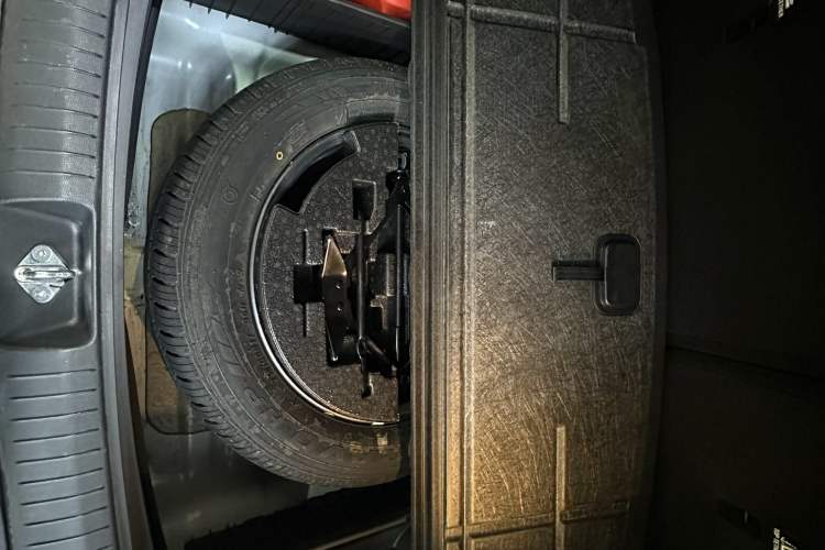 Used Hyundai ix25 2015 1.6L Automatic Two-Wheel-Drive Deluxe DLX Model