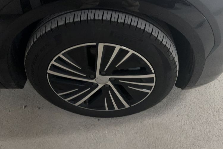 Used Lynk & Co 08 EM-P 2023 120km Long-Range Halo