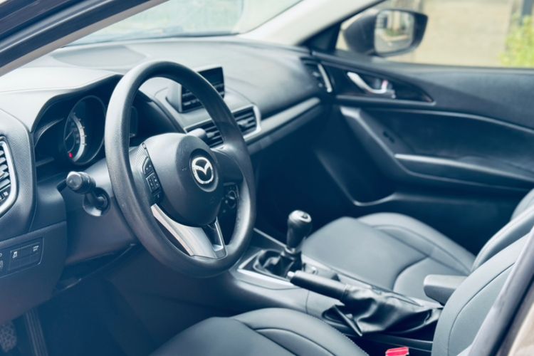 Used Mazda 3 Axela 2014 Sedan 1.5L Manual Comfort Model
