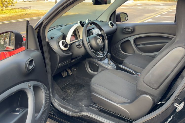 Used smart fortwo 2018 1.0L 52kW Hardtop Dynamic Version China V
