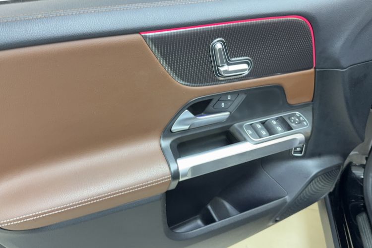 Used Mercedes-Benz GLB 2021 GLB 200 Dynamic Edition Interior 2