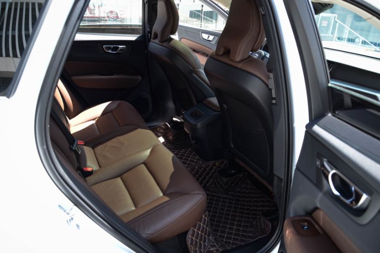 Used Volvo XC60 2019 T5 4x4 Smart Edition China VI Standard
