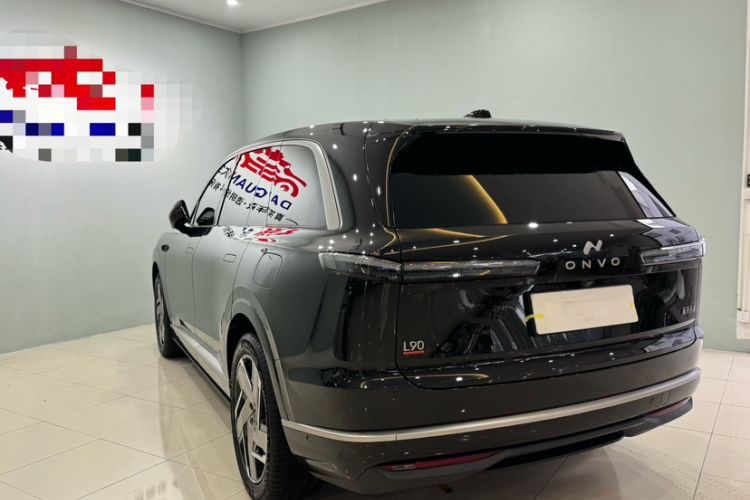 Used ONVO Luxeed L90 2025 Model—Ultra Six-Seater Version
