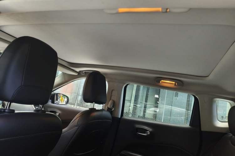 Used Jeep Compass 2017 200T Automatic Enjoyment Version
