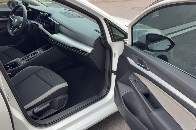 Used Volkswagen Golf 2023 Facelift 280TSI DSG Pro Interior 2