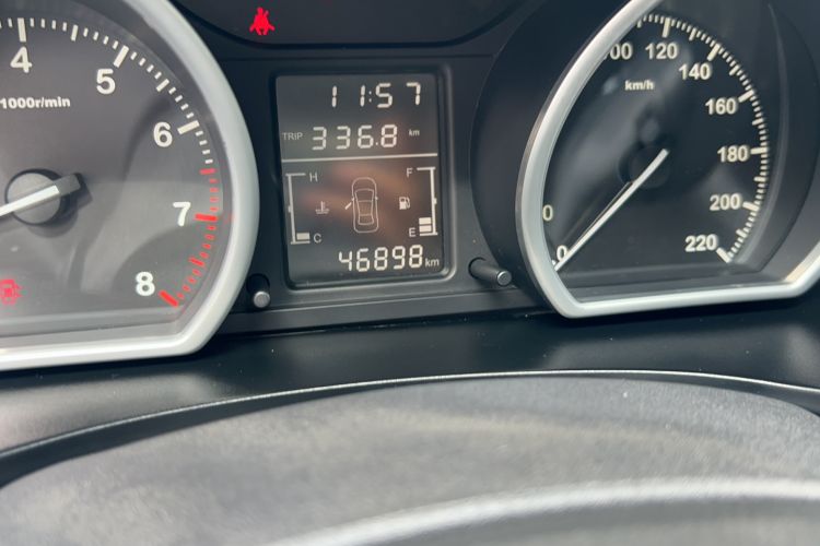 Used Zotye T600 2015 1.5T Manual Luxury Model Odometer Close Up