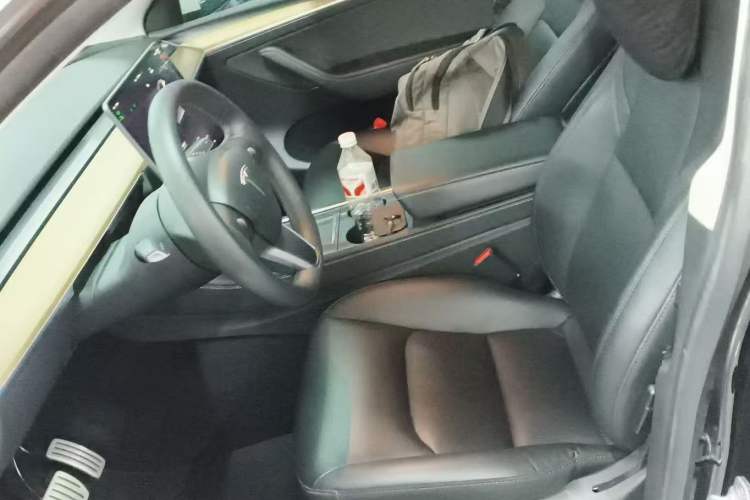 Used Tesla Model Y 2021 Performance High-Performance All-Wheel-Drive Version Interior 3