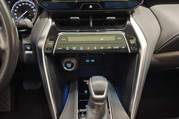 Used Toyota Harrier 2022 2.0L CVT Two-Wheel Drive Luxury Edition