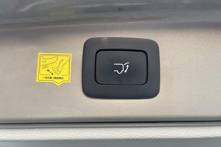 Used SAIC MAXUS G10 2016 2.0T Automatic Flagship Edition
