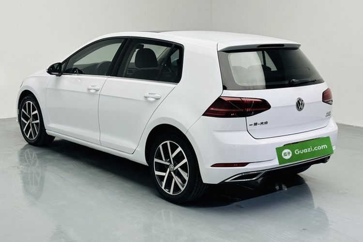 Used Volkswagen Golf 2018 230TSI Automatic Luxury Version
