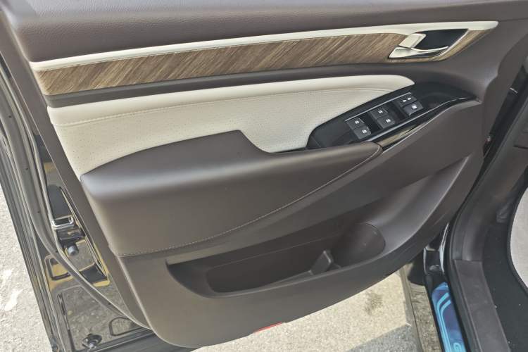 Used GAC Trumpchi M8 2023 Lingxiu Series 390T Prestige Edition Interior 11