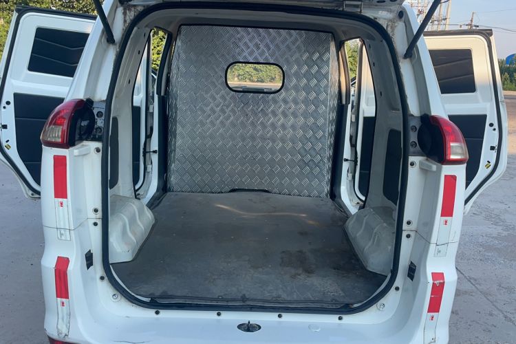 Used Dongfeng Fengon 330 2019 1.5L 330S Manual Luxury Van China VI Standard