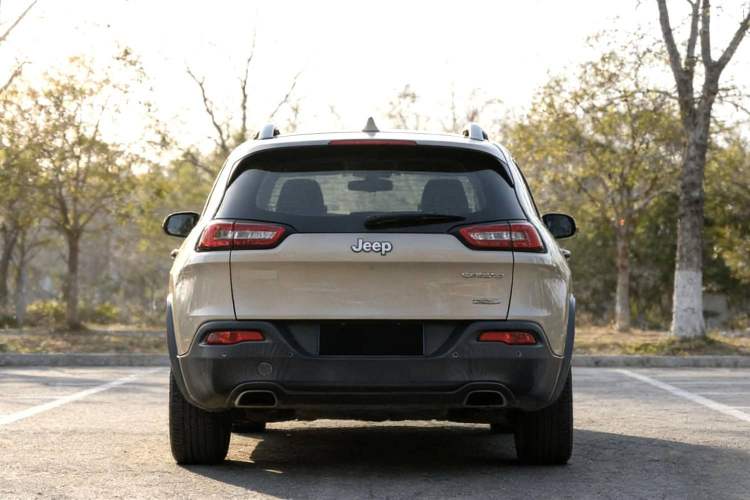 Used Jeep Cherokee 2016 2.4L Leading Edition