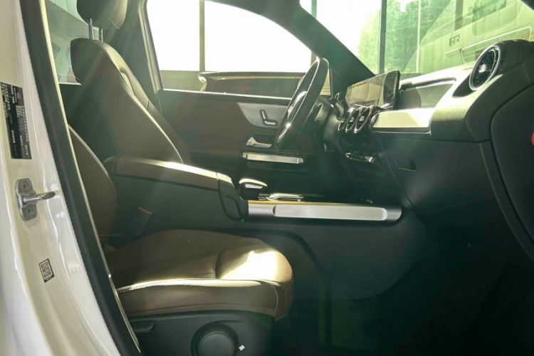 Used Mercedes-Benz GLB 2023 Refreshed GLB 200 Dynamic Edition