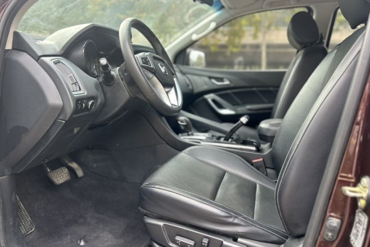 Used JMC Yusheng S350 2016 2.0T Automatic 4x4 Gasoline Luxury Version with Sunroof 7 Seats
