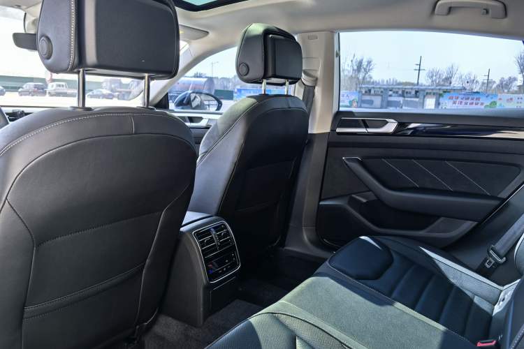 Used Volkswagen FAW-Volkswagen CC 2023 380TSI Striking Edition Interior 7