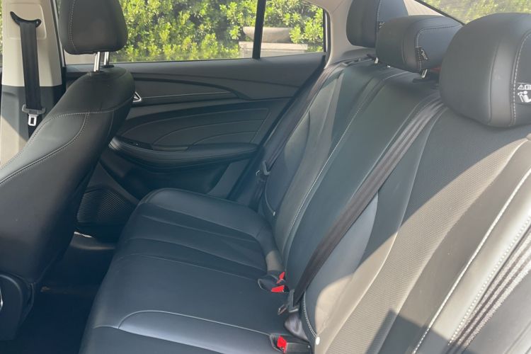 Used Roewe i5 2019 1.5L Automatic 4G Connected Linghao Flagship Edition