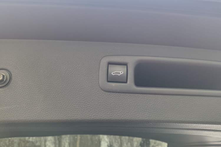 Used Toyota Highlander 2023 2.5L Smart Electric Hybrid Dual-Engine Four-Wheel Drive Prestige Version – 7 Seats Interior 7