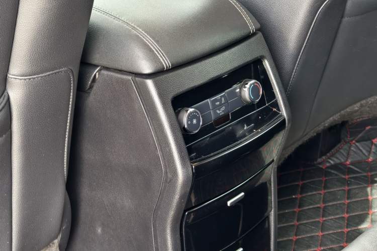 Used Ford Edge 2016 EcoBoost 245 Two-Wheel-Drive Titanium 7-Seater