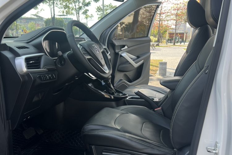 Used Baojun 530 2021 Global Car Anniversary Edition 1.5T CVT Luxury Model 7 Seats