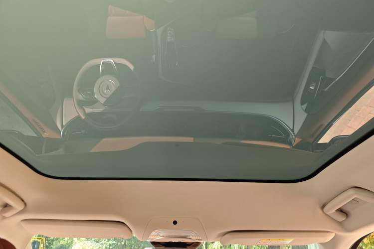 Used VOYAH FREE 2021 Four-Wheel Drive Standard All-Electric Exclusive Luxury Package
