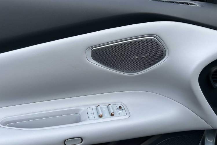 Used Lynk & Co Z10 2025 95 kWh 702 km All-Wheel Drive Intelligent Driving Ultra
