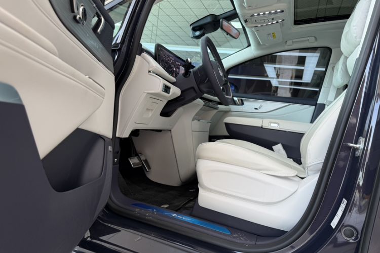 Used Buick GL8 New Energy 2026 Model Lu Zun Prestige Edition Interior 13