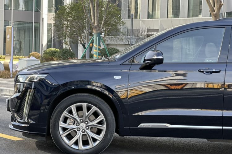 Used Cadillac XT6 2020 28T Six-Seater Luxury Sporty Enjoy-the-Comfort Safety Edition