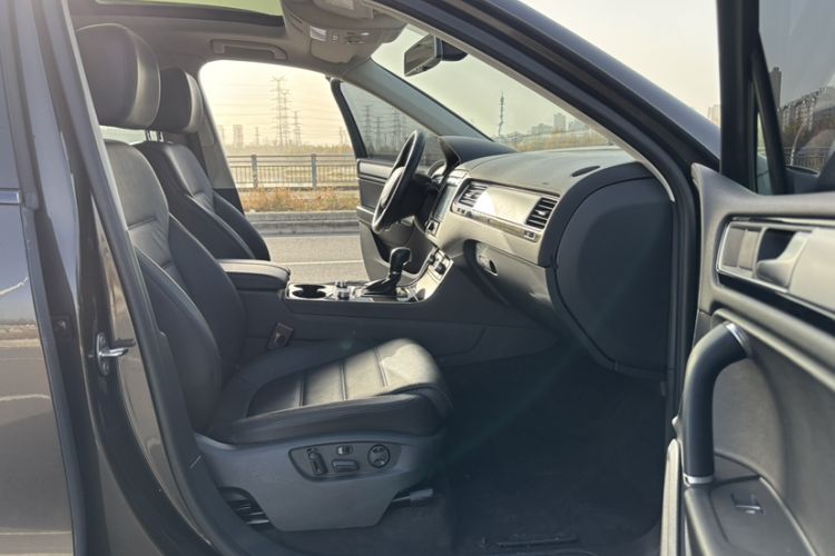 Used Volkswagen Touareg 2016 3.0 TSI Standard Version
