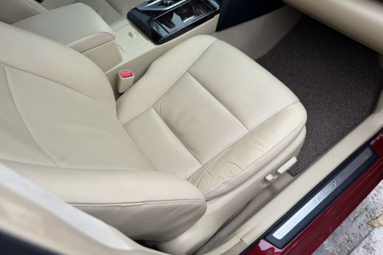 Used Toyota Camry 2015 2.5G Luxury Navigation Edition