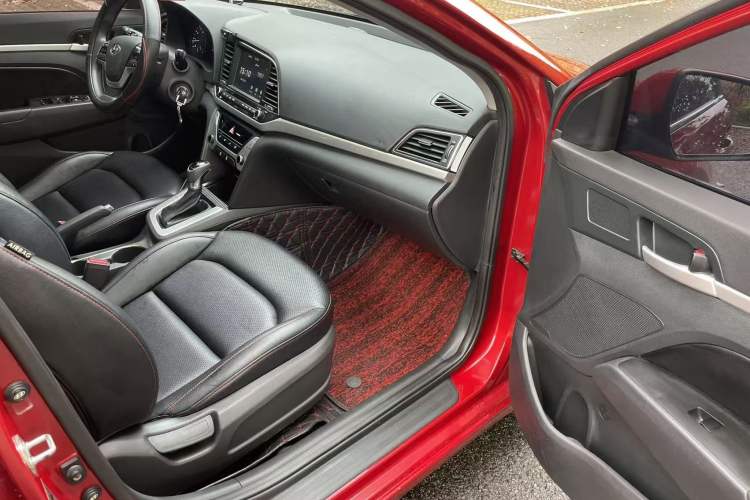 Used Hyundai Elantra (6th Generation / Lingdong) 2016 1.6L Automatic ZhiXuan – Elite Version Interior 7