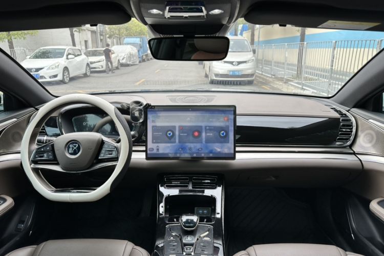 Used BYD Han 2020 DM Four-Wheel Drive Performance Edition Luxury Model Interior 1