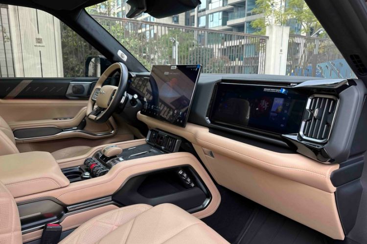 Used Formula Leopard Leopard 8 2025 Smart & Brave Flagship Edition 7 Seats