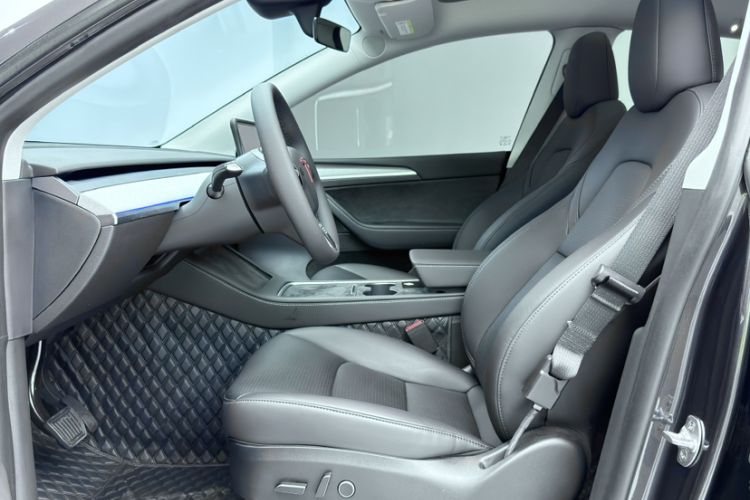 Used Tesla Model Y 2024 Rear-Wheel-Drive Version
