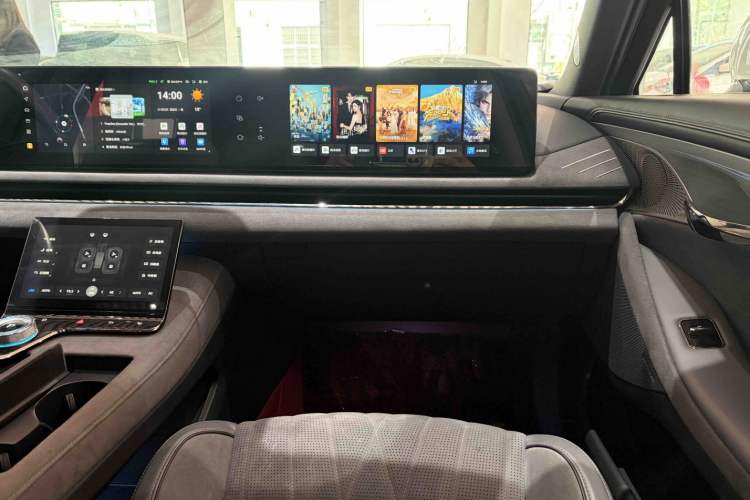 Used VOYAH PASSION 2024 PHEV Four-Wheel Drive Ultra-Long Range Flagship Model