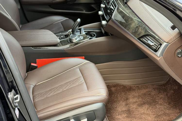 Used BMW 5 Series 2021 Facelifted 525Li M Sport Package