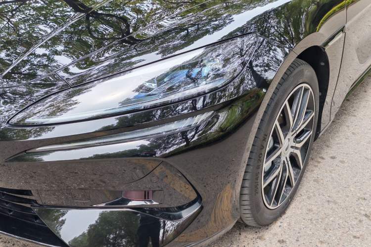 Used Denza Z9 2024 1100 km Four-Wheel Drive Max Version
