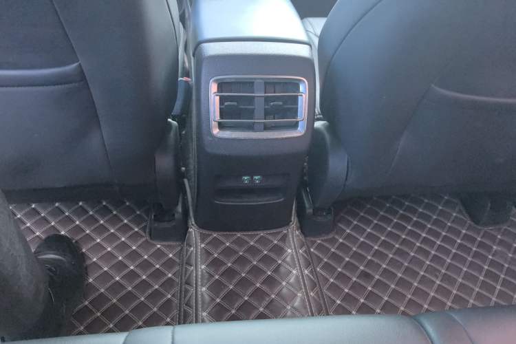 Used BYD Song Pro 2019 1.5T Automatic Luxury Model Interior 4