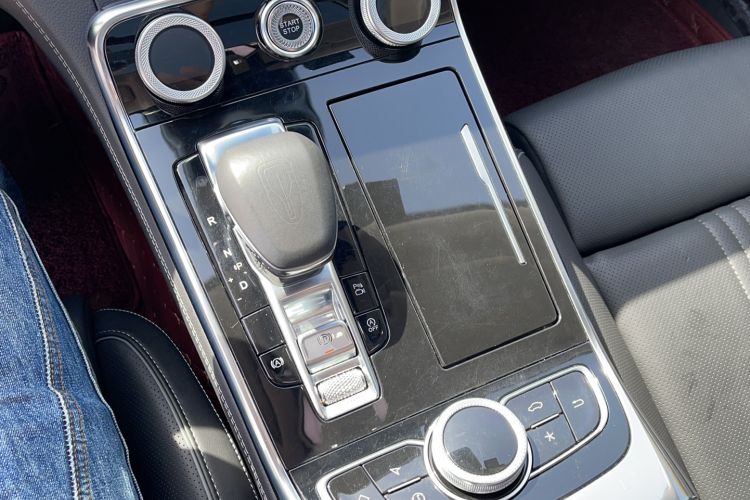 Used Hongqi H9 2020 2.0T Smart Connect Flagship Edition Gear Lever