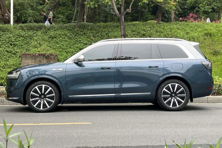 Used Hima AITO M9 2024 Range-Extended Ultra Version 42 kWh 6-Seater Model Exterior 4