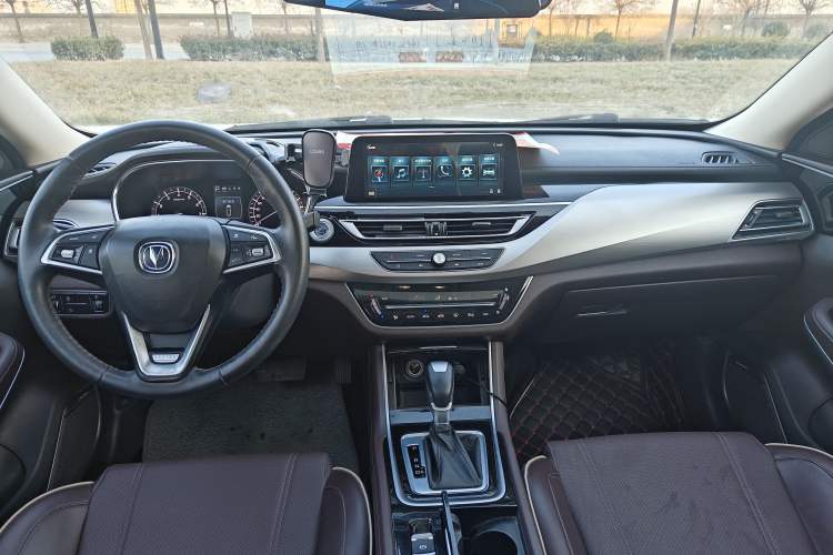 Used Changan Raeton CC 2019 1.5T Automatic Haoya Edition Guangmang Model China VI Standard
