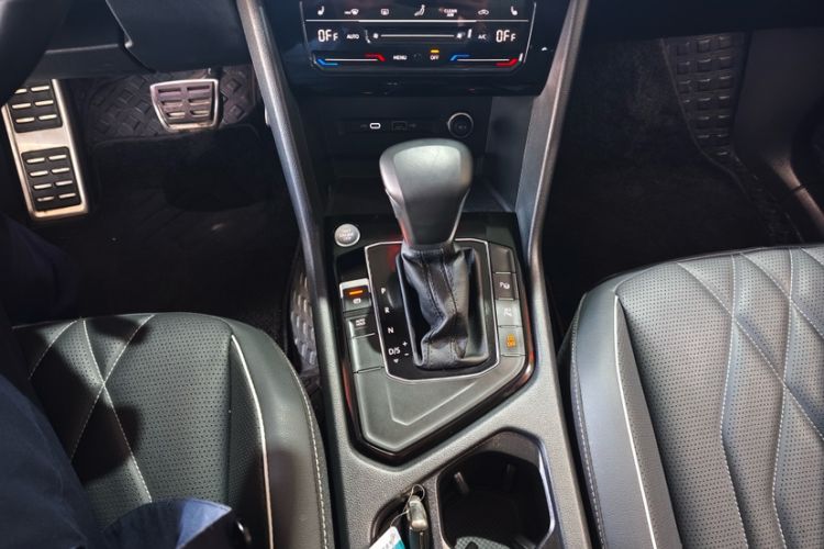 Used Volkswagen Tiguan L 2024 330TSI Automatic Two-Wheel Drive R-Line Enhanced Edition Gear Lever