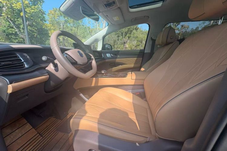 Used Denza D9 2022 DM-i 970 Four-Wheel Drive Flagship Model
