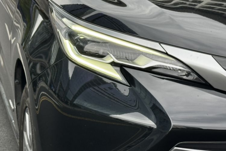 Used Toyota SIENNA 2021 2.5L Hybrid Premium Edition Exterior 5