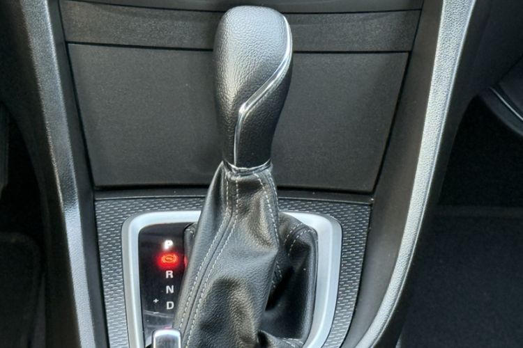 Used Buick GT 2019 18T Automatic Connected Elite Model China VI Standard Gear Lever