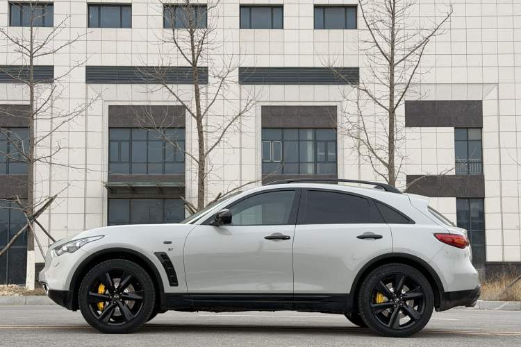 Used Infiniti QX70 2013 3.7L Standard Edition