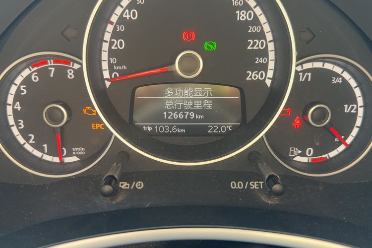 Used Volkswagen Beetle 2015 180TSI model
