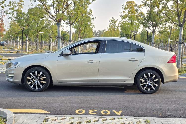 Used Volvo S60 2018 S60L T3 Smart Progress Edition
